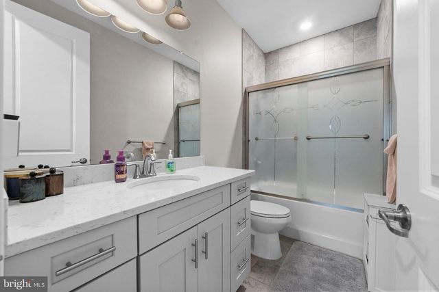 36 DOGLEG LN, Lawrence Township, NJ 08648