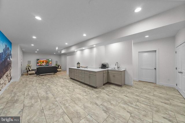 36 DOGLEG LN, Lawrence Township, NJ 08648