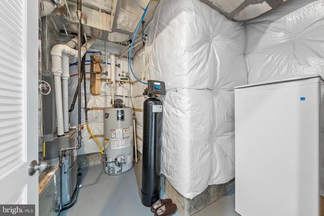 36 DOGLEG LN, Lawrence Township, NJ 08648