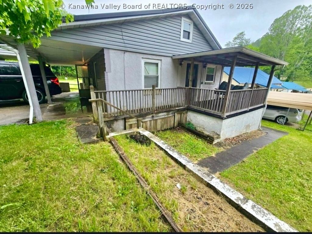 502 Green Valley Drive, St Albans, WV 25177