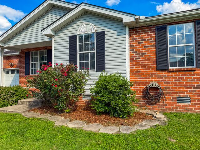 2039 Waterford Dr, Old Hickory, TN 37138