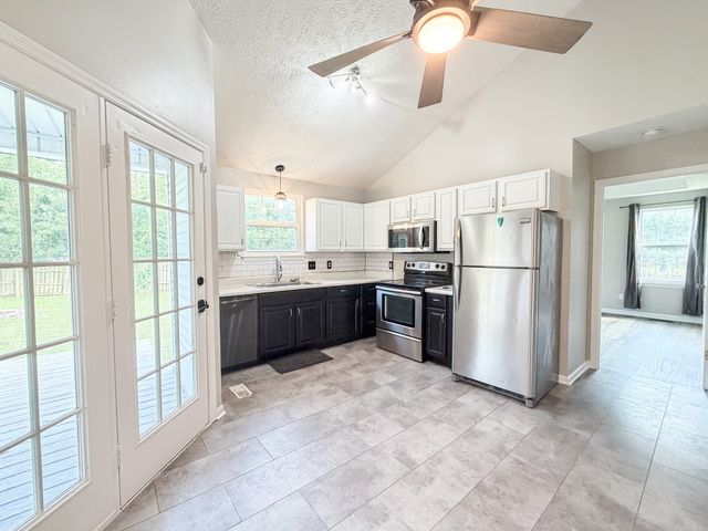 2039 Waterford Dr, Old Hickory, TN 37138