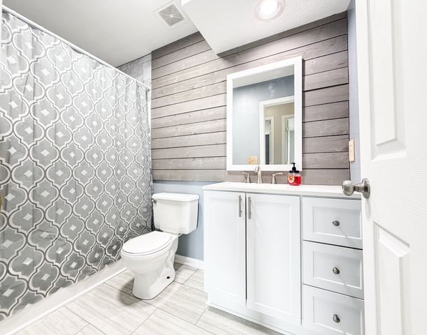2039 Waterford Dr, Old Hickory, TN 37138