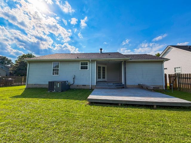 2039 Waterford Dr, Old Hickory, TN 37138