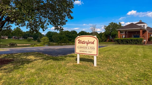 2039 Waterford Dr, Old Hickory, TN 37138