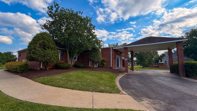 2039 Waterford Dr, Old Hickory, TN 37138
