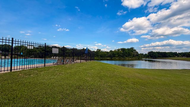 2039 Waterford Dr, Old Hickory, TN 37138