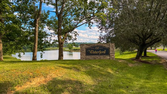 2039 Waterford Dr, Old Hickory, TN 37138