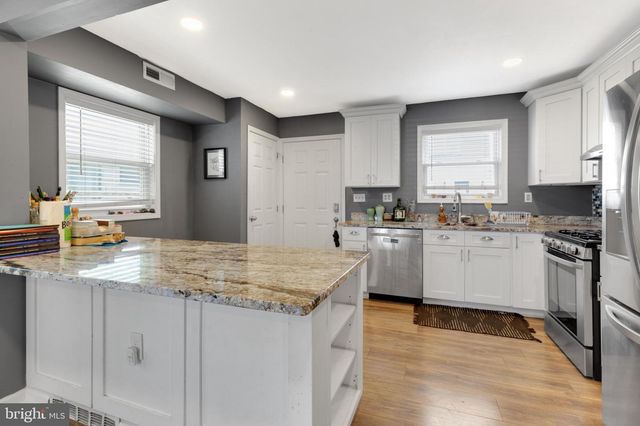 1719 RIDGE AVE, Philadelphia, PA 19130