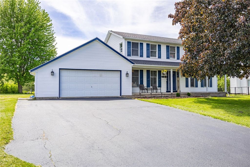 872 Guinevere Drive, Greece, NY 14626