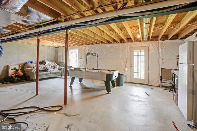 222 IDA RED DR, Leesport, PA 19533