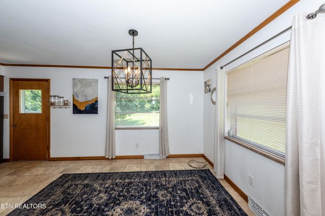 215 Sandy Springs Rd, Maryville, TN 37803