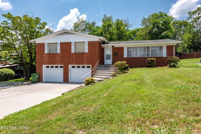 215 Sandy Springs Rd, Maryville, TN 37803