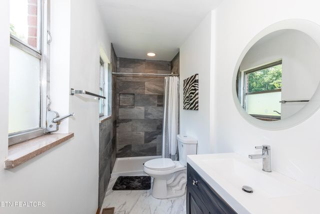 215 Sandy Springs Rd, Maryville, TN 37803
