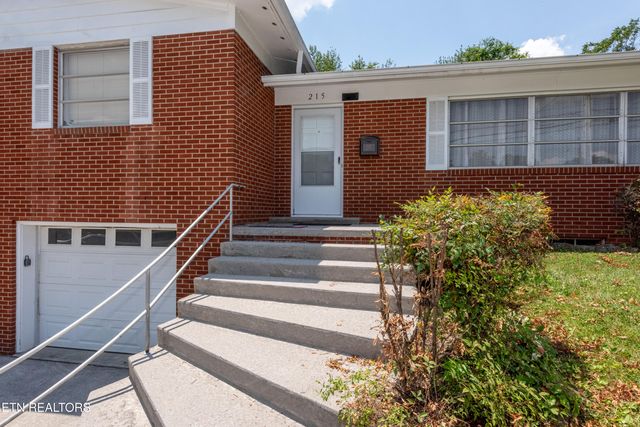 215 Sandy Springs Rd, Maryville, TN 37803