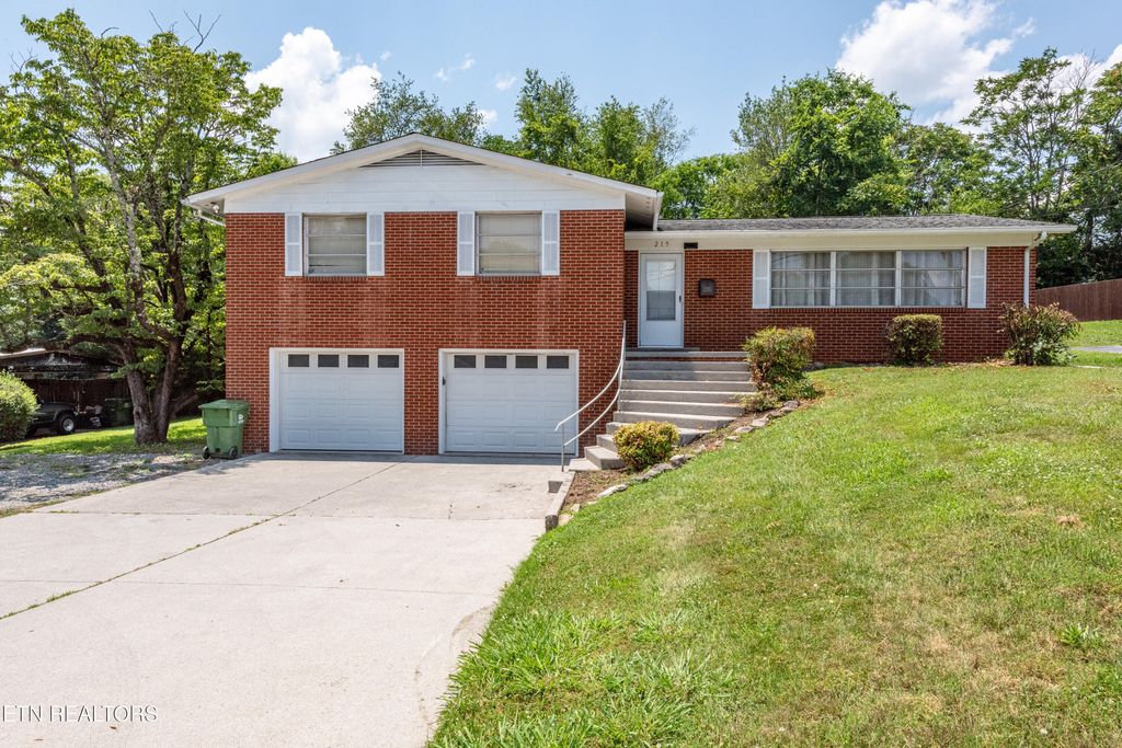 215 Sandy Springs Rd, Maryville, TN 37803