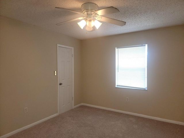 2002 S 10th Street C, Fort Pierce, FL 34950