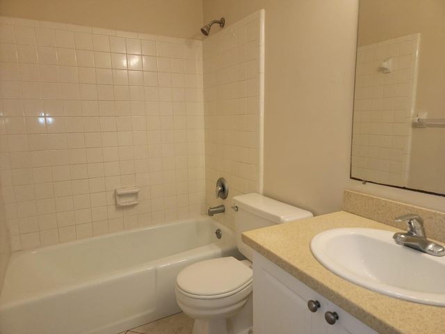 2002 S 10th Street C, Fort Pierce, FL 34950