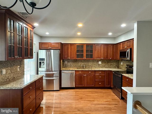 6025 CROCUS CT, Alexandria, VA 22310