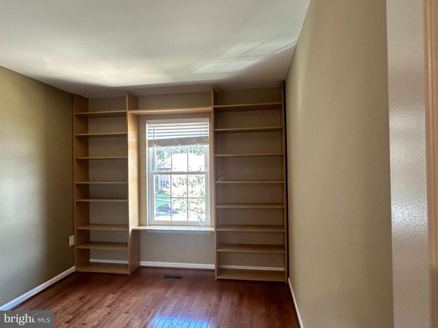 6025 CROCUS CT, Alexandria, VA 22310