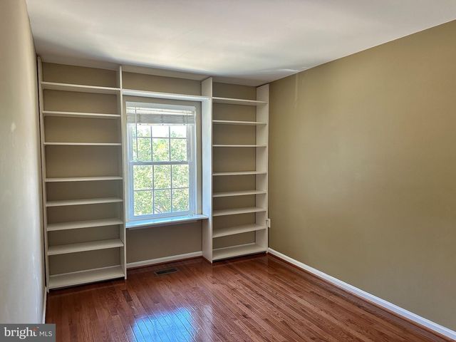 6025 CROCUS CT, Alexandria, VA 22310