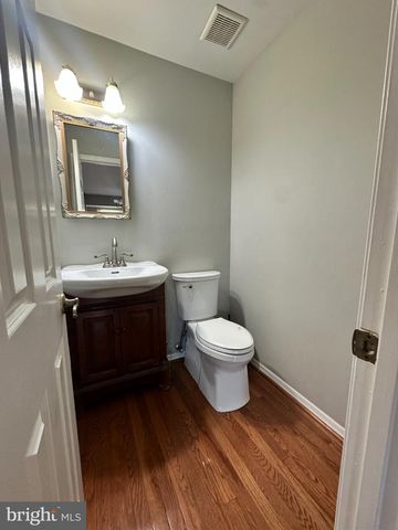 6025 CROCUS CT, Alexandria, VA 22310