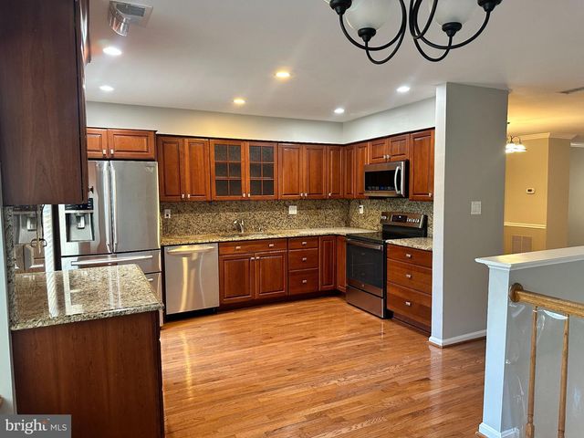 6025 CROCUS CT, Alexandria, VA 22310