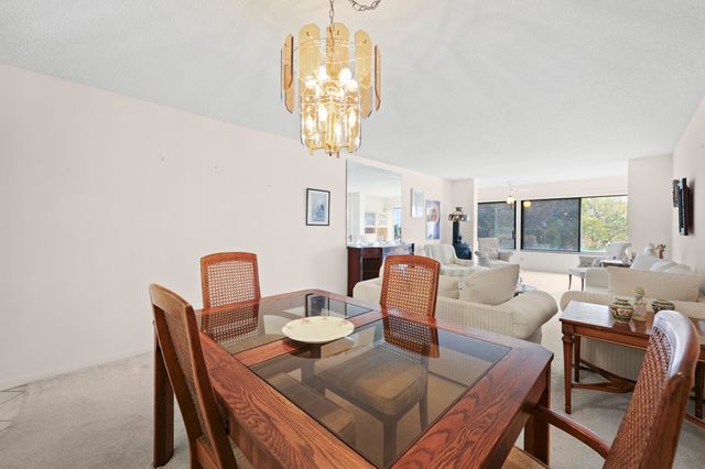 3154 Via Poinciana 412, Greenacres, FL 33467