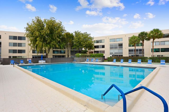 3154 Via Poinciana 412, Greenacres, FL 33467