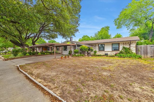 1845 Chevy Chase Drive, Carrollton, TX 75006