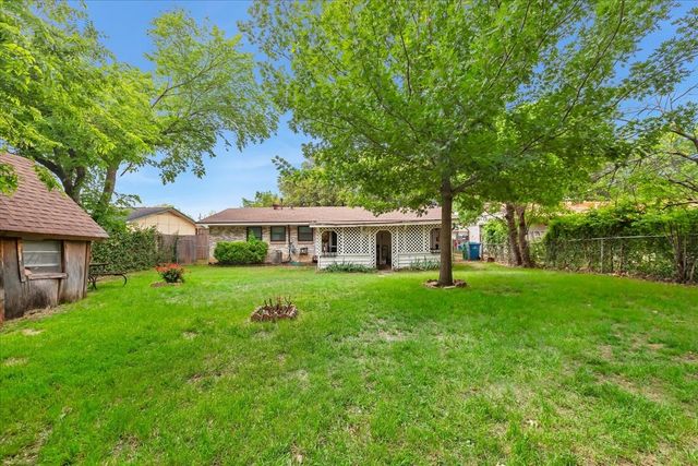 1845 Chevy Chase Drive, Carrollton, TX 75006