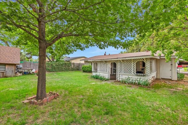 1845 Chevy Chase Drive, Carrollton, TX 75006