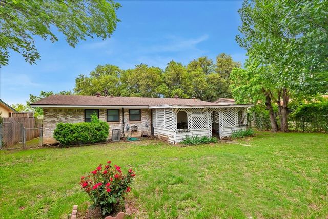 1845 Chevy Chase Drive, Carrollton, TX 75006