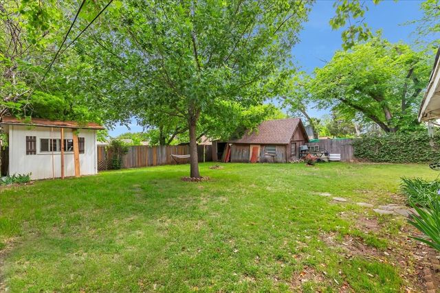 1845 Chevy Chase Drive, Carrollton, TX 75006