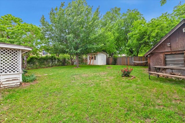 1845 Chevy Chase Drive, Carrollton, TX 75006