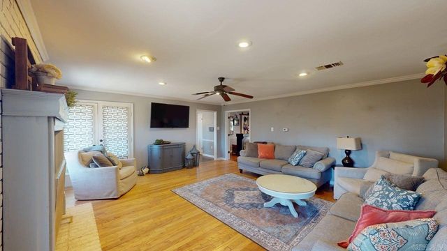 304 Country Club, Conway, AR 72034