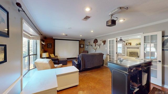 304 Country Club, Conway, AR 72034