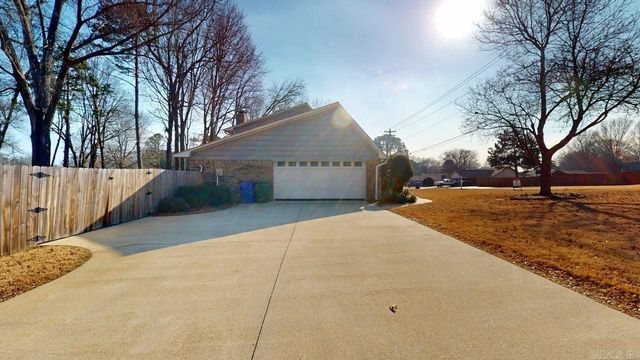 304 Country Club, Conway, AR 72034