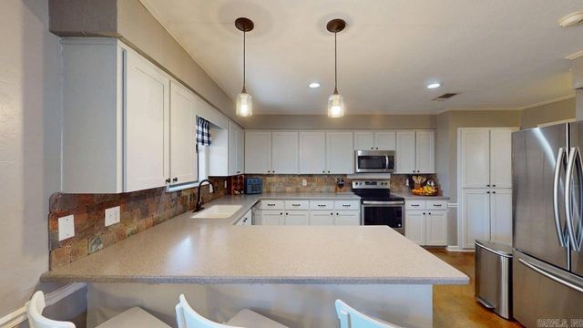 304 Country Club, Conway, AR 72034