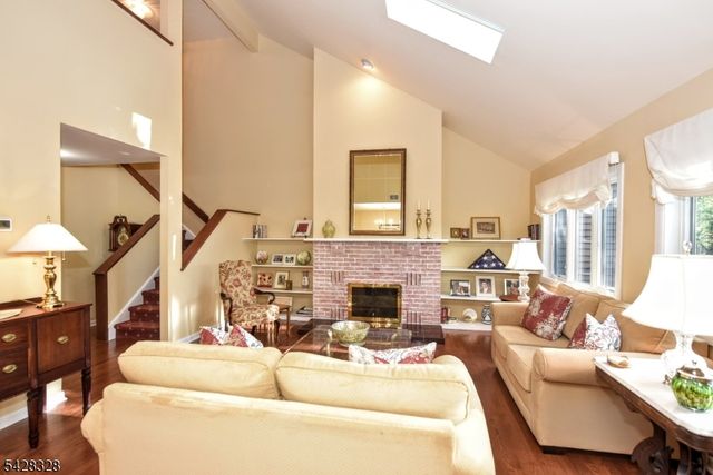 30 N Bayard Ln, Mahwah Twp., NJ 07430