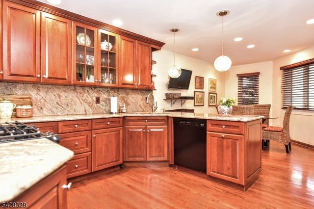 30 N Bayard Ln, Mahwah Twp., NJ 07430
