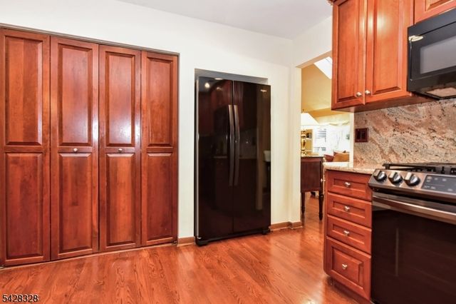 30 N Bayard Ln, Mahwah Twp., NJ 07430