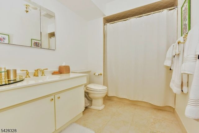 30 N Bayard Ln, Mahwah Twp., NJ 07430