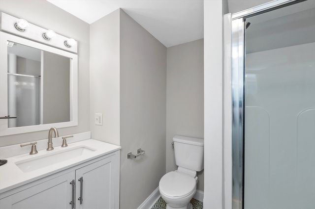 12 Newton Rd, Haverhill, MA 01830