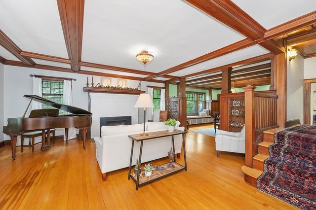 12 Newton Rd, Haverhill, MA 01830
