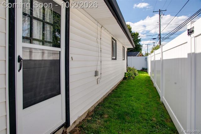 3245 Kenwood Street, Ferndale, MI 48220