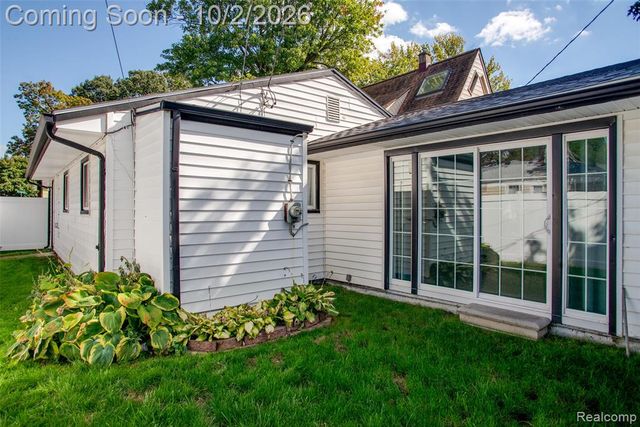 3245 Kenwood Street, Ferndale, MI 48220