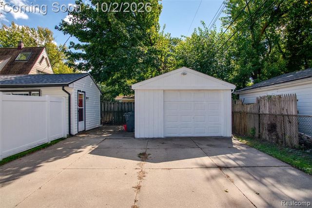 3245 Kenwood Street, Ferndale, MI 48220