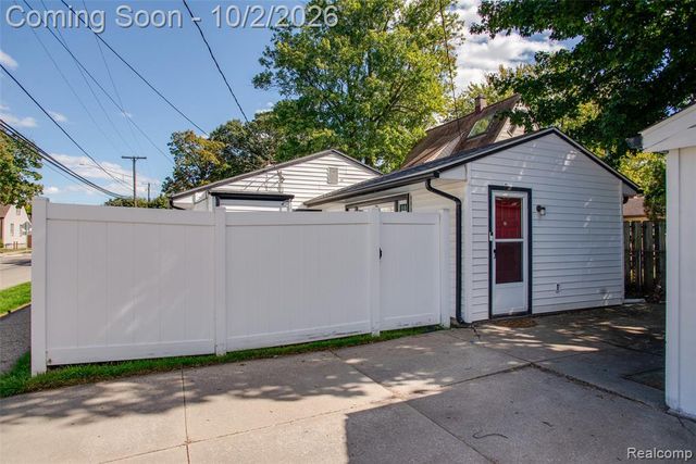 3245 Kenwood Street, Ferndale, MI 48220