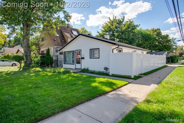 3245 Kenwood Street, Ferndale, MI 48220